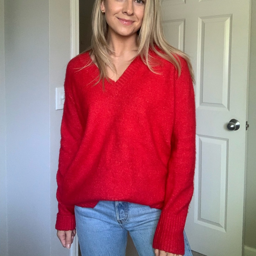 Oversized red sweater Zara